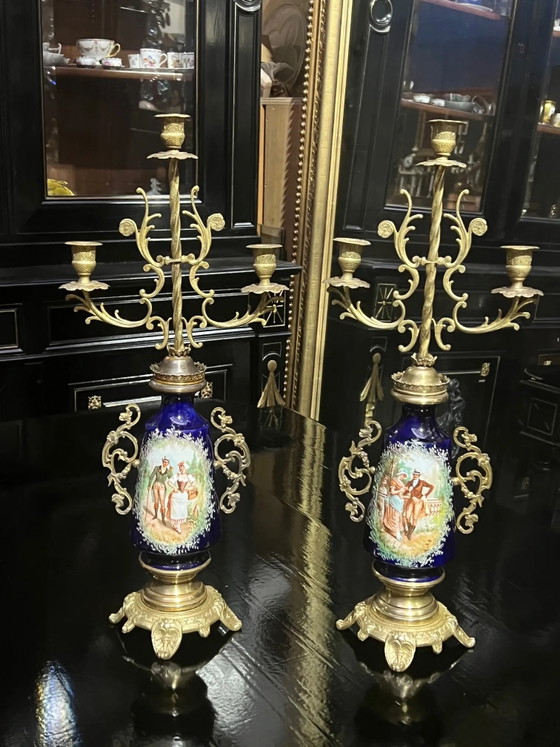 Paire de chandeliers. Bronze, laiton, porcelaine. – Bougeoirs et chandeliers (photo 7 of 7)