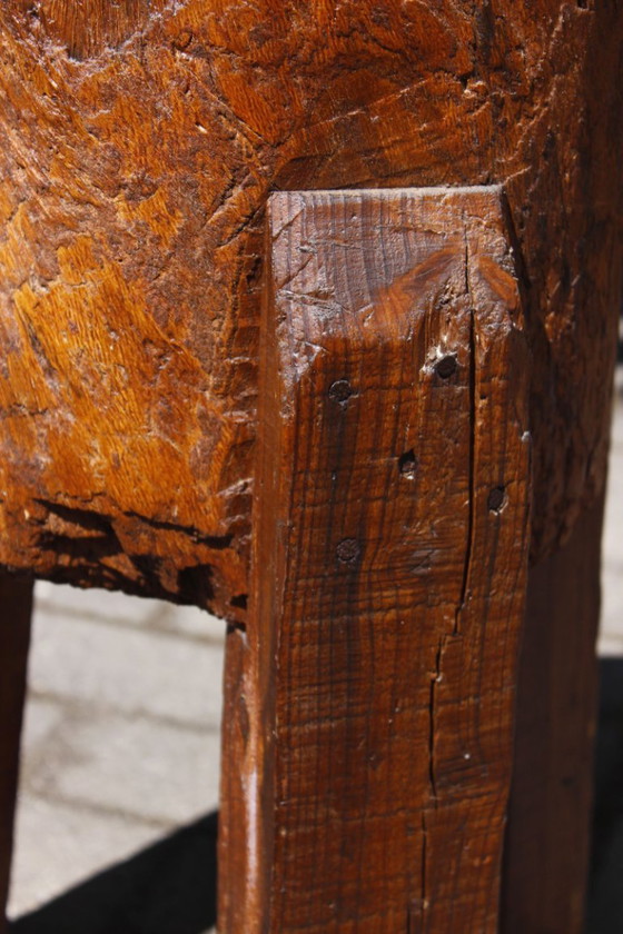 Image 1 of Dreibeiniger Ausstechblock Antiker Brutalismus aus Holz, 1890er Jahre