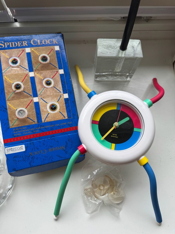 Orologio Vintage Spider Anni '80 – Stile Memphis – Scatola Originale – Plastica (photo 7 of 8)