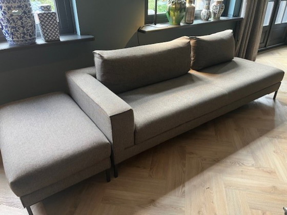 Image 1 of Conception en stock du canapé Aikon avec pouf