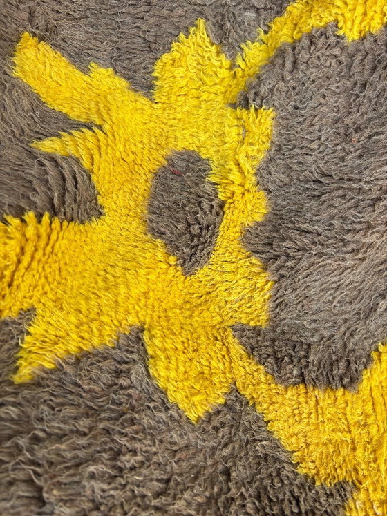 Moderner marokkanischer Mrirt-Teppich 200 x 300 cm, gelber geometrischer Wollteppich, handgeknüpfter (photo 4 of 10)