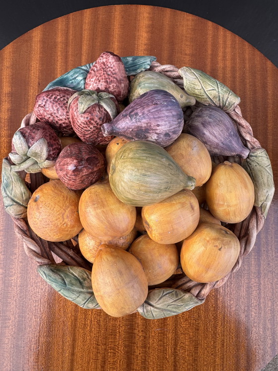 Image 1 of Corbeille fruits trompe l’œil Portugal années 70