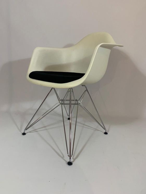 Image 1 of Vitra Eames, die Stühle entwerfen