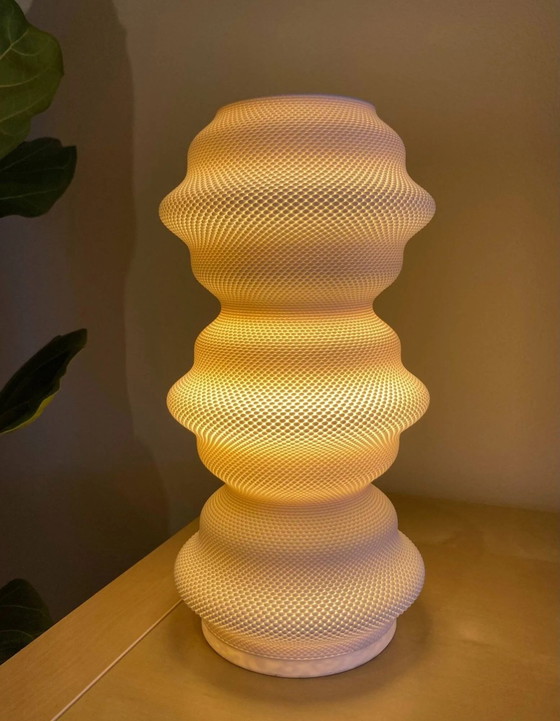 Organic design lamp in biopolymer – Table lamps, Plastic (photo 5 of 8)