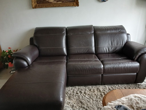 CHATEAUX D'AX Ledersofa mit Liegefunktion, Chaiselongue und elektrisch verstellbarer Liegefunktion
