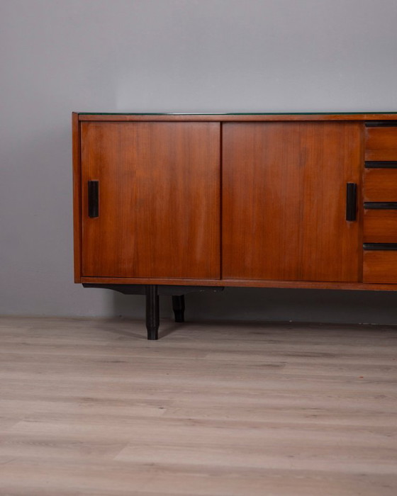 Image 1 of Buffet vintage en bois et verre, design italien des années 1960