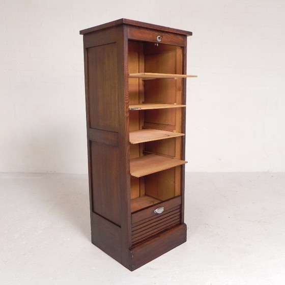 Image 1 of Meuble à volet roulant en chêne avec 1 volet, hauteur 126 cm, années 1930