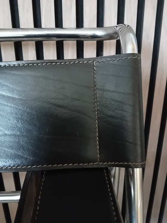 2 Marcel Breuer Stühle mit Rohrgestell, schwarzes Leder – Sessel, Leather (photo 5 of 8)