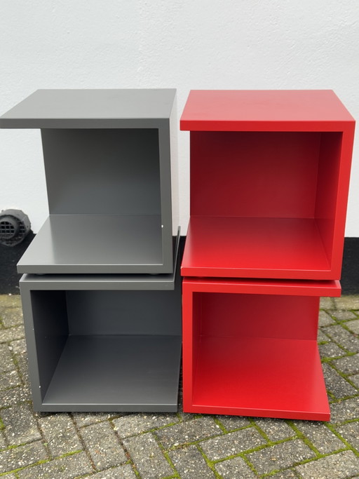 Set di 4 tavoli o scaffalature modulari