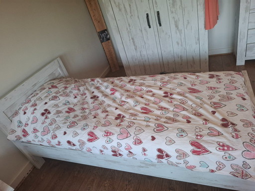 4* Einzelbett + Lattenrost BEKA (2x) oder Spiralunterbau