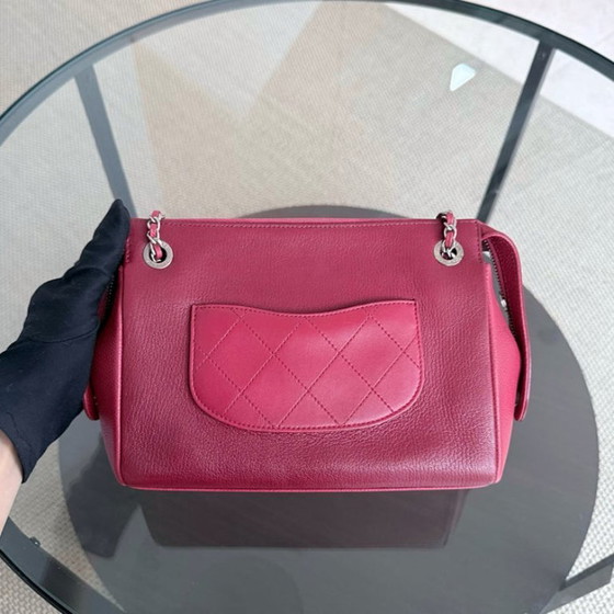 Image 1 of Borsa Chanel Flap Medium - Caviar 25CM trapuntata rosso scuro con finiture argentate Serie 24