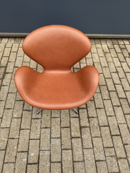 Silla Swan de Fritz Hansen, cuero color coñac, ¡¡en perfecto estado!!