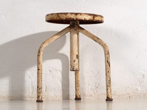 Industrial stool with white patina (c.1950) #7 – Iron, Industrieel (photo 12 of 30)