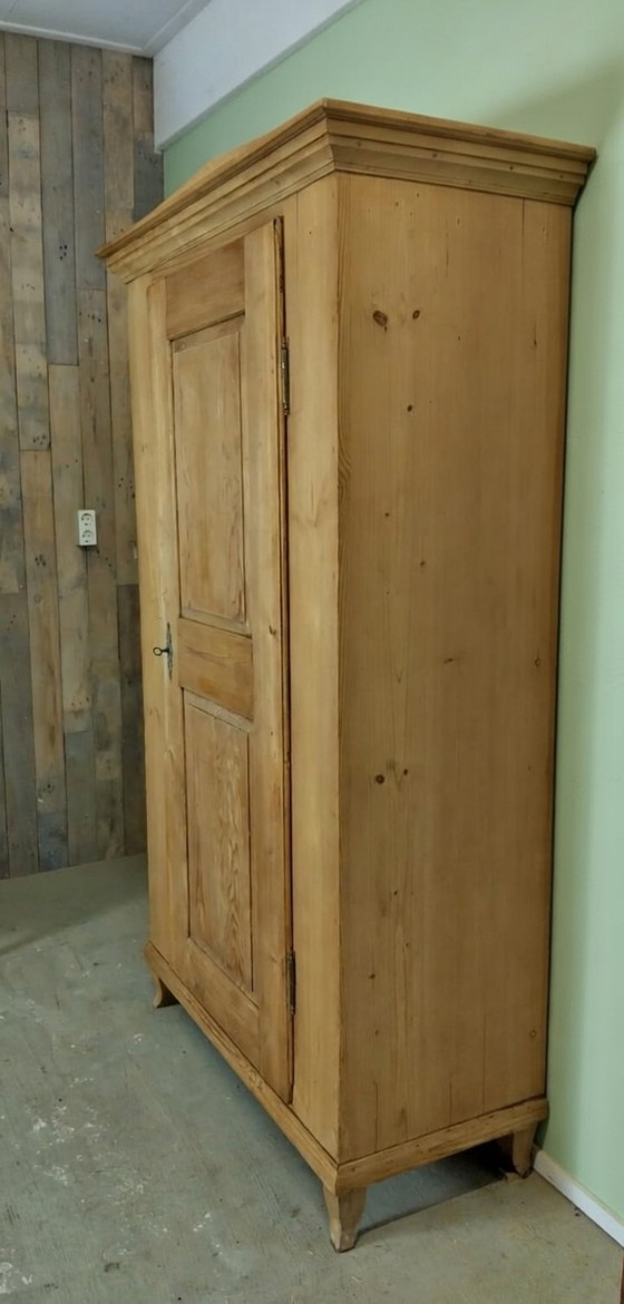 Image 1 of Antieke grenen eendeurs kast kledingkast meidenkast halkast
