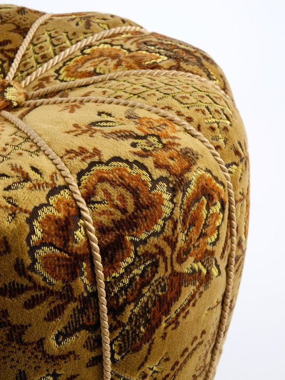 Image 1 of Originaler Pouf-Hocker von Jindrich Halabala aus dem Jahr 1958 – Hergestellt in Tschechien