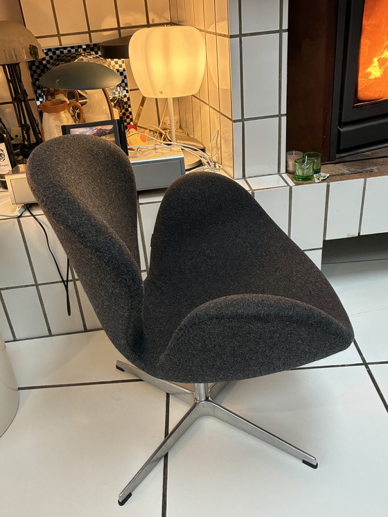 Image 1 of Swan armchair by Arne Jacobsen by Fritz Hansen