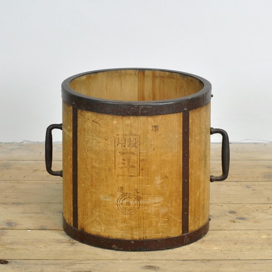 Antieke Japanse houten rijstmaat, circa 1930 – Decoratieve objecten, Iron, Wood (photo 2 of 9)