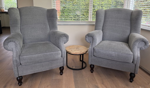Twee prachtige royale oorfauteuils 