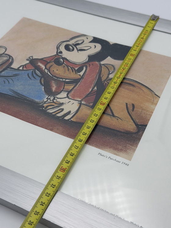 Image 1 of Estampe Disney Mickey et Pluto « L’achat de Pluto en 1948 » – encadrée par un professionnel