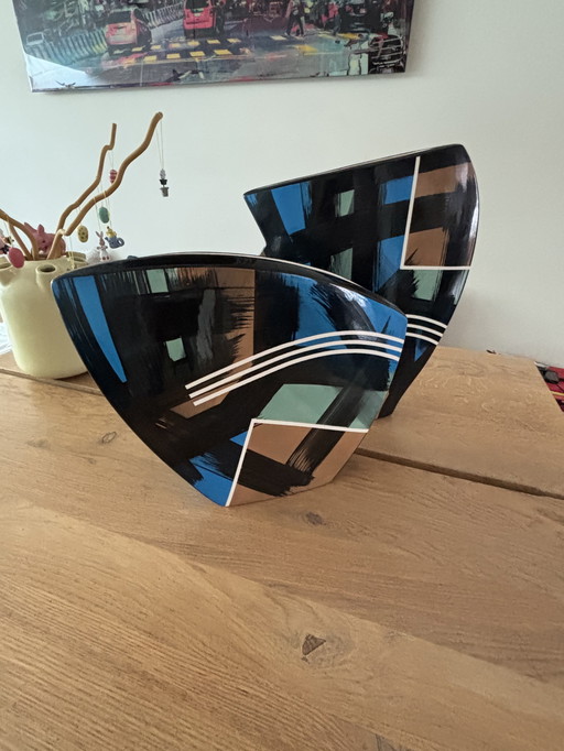 2x John Bergen vases – vintage – with label