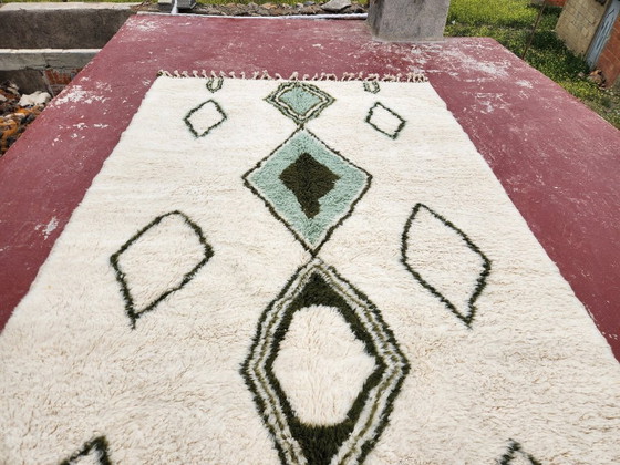 Image 1 of Handcrafted Beni Ouarain Moroccan Rug 300x202cm – Premium Wool Berber Carpet – Ivory with Green Diamond Geometric Design