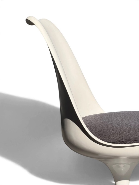 Chaise Tulipe Eero Saarinen, Knoll International, blanche – Chaises de salle à manger (photo 6 of 13)