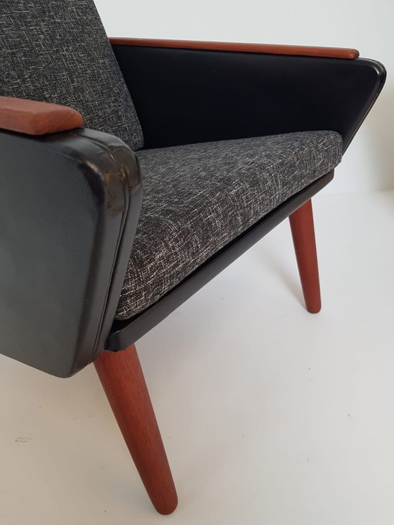 2 Vintage Danish Faux Leather Armchairs, Newly Upholstered Cushions – Skai, Wood (photo 10 of 15)