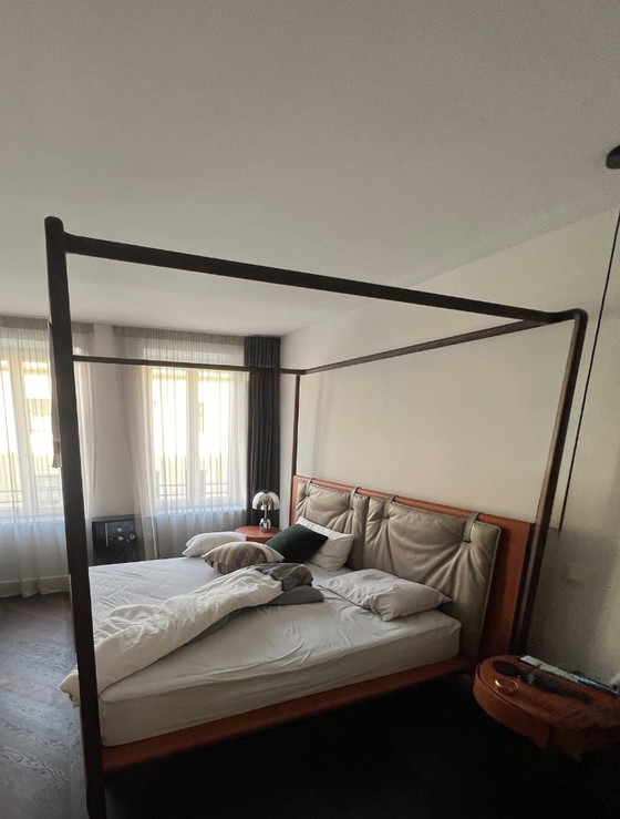 Poltrona Frau Bed Volare – Doppelbetten, Leather, Wood (photo 4 of 5)
