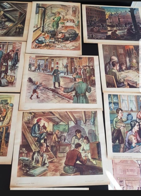 Image 1 of Unieke Set van 18 Historische Schoolplaten