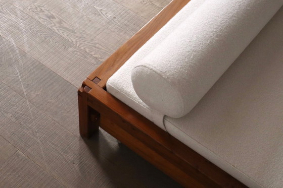 Image 1 of Pierre Chapo L03 Dagbed in massief iepenhout, Frankrijk jaren 60