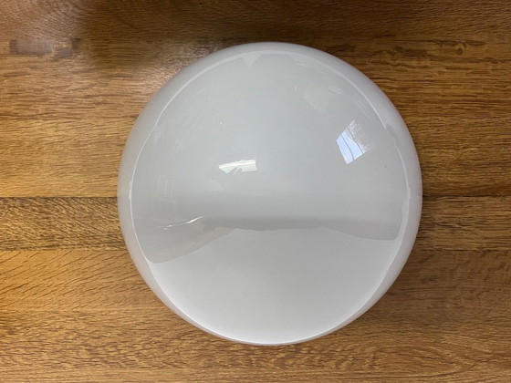 Image 1 of Bola de opalina blanca brillante Gispen de 35 cm de diámetro