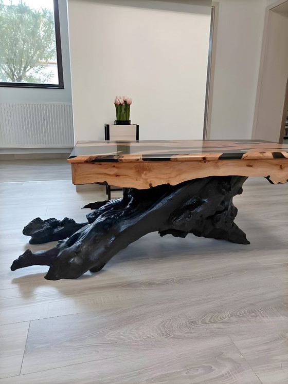 Image 1 of “PYRUS” – Sculptural coffee table made of pear wood & black epoxy resin
