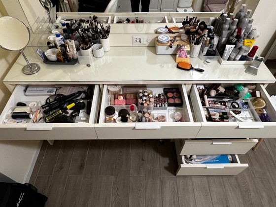Image 1 of Custom-made dressing table with illuminated mirror