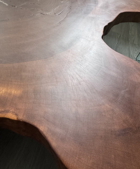 Großer Couchtisch aus massivem Akazienholz, 132 x 118 x 31 cm – Couchtische, Wood (photo 5 of 8)