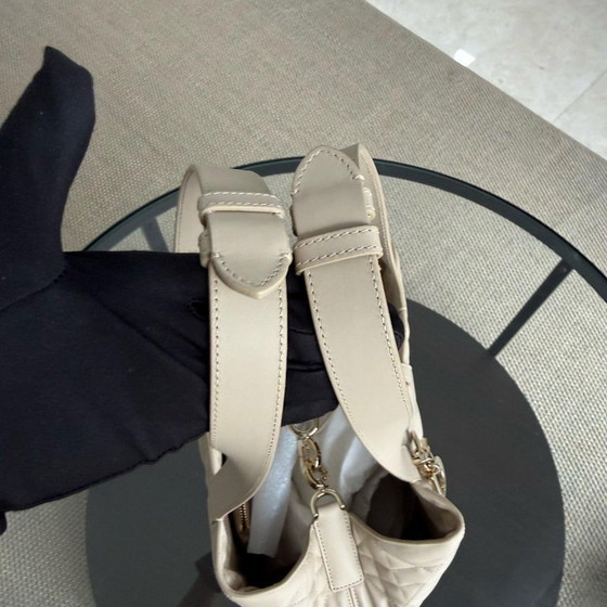 Image 1 of BORSA TOTE MEDIA DIOR TOUJOURS MACROCANNAGE IN VITELLO TRAPUNTATO
