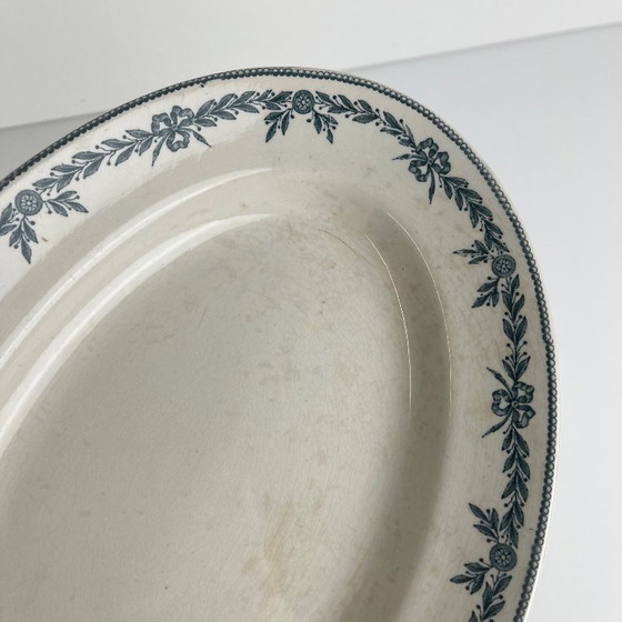 Image 1 of Grote ovale ijzerstenen schotel, "Laurels"-patroon, door Moulins des Loups - Hamage, 1900