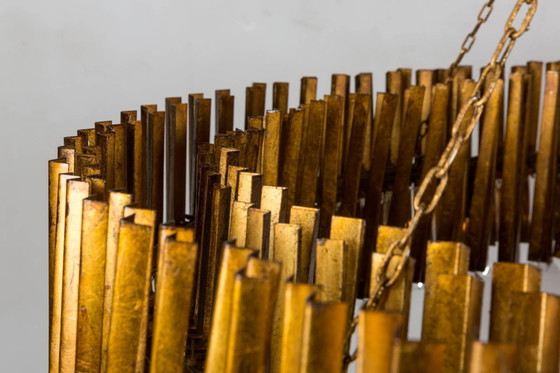 Image 1 of Grande lampe suspendue au design doré