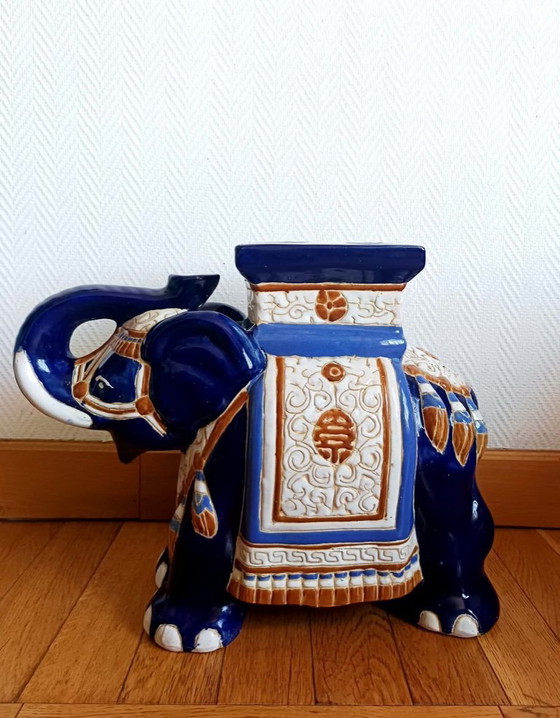 Image 1 of Blauwe keramische olifantenkruk of plantenstandaard