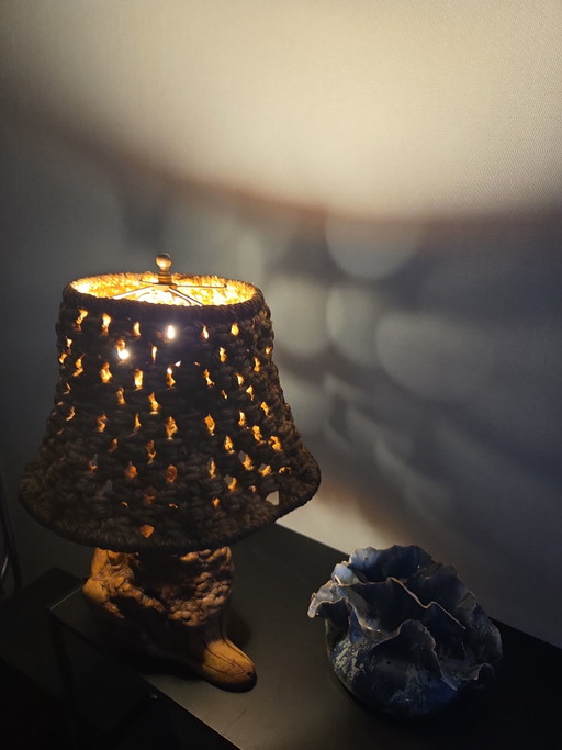 Lampada da tavolo vintage unica, realizzata a mano – Legno di radica e macramè (Boho / Wabi-Sabi) – tafellampen, Cotton, Wood