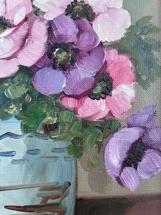 Image 1 of Vintage original flower oil painting, signed floral still life