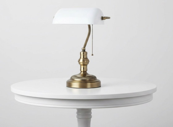 Image 1 of Vintage banker-style table lamp