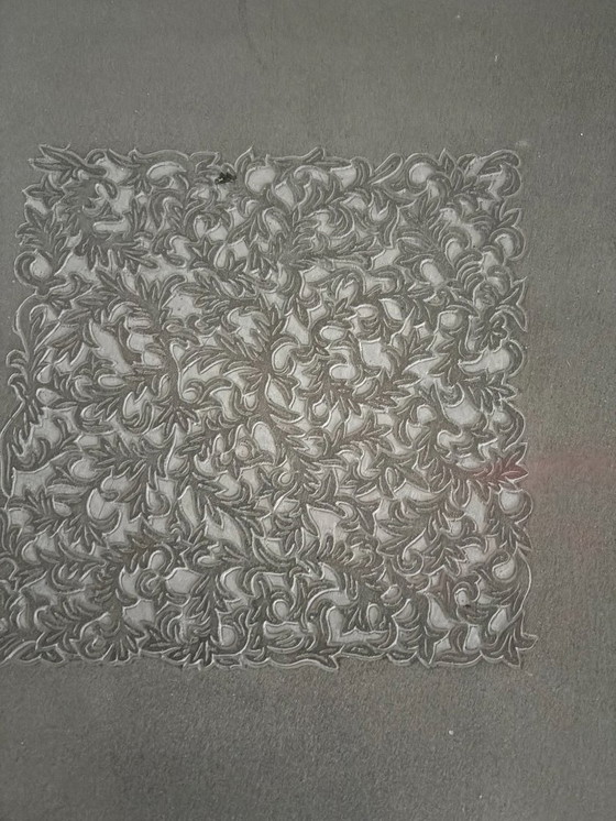 Image 1 of Mesas auxiliares con piedras de hormigón y motivo