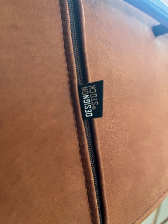 Image 1 of Design in stock beautiful & stylish leather chair