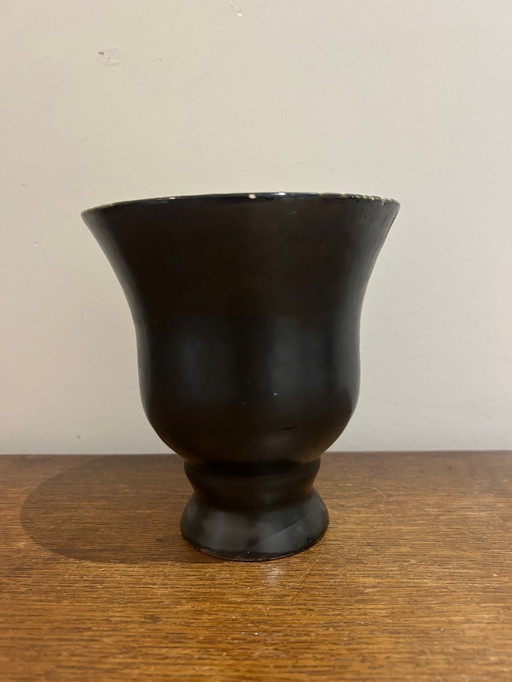black and white vase from the 1950s