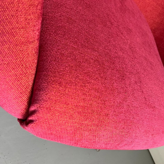 Image 1 of Franse fauteuil in mid-century modern stijl uit de jaren 70: roze chenille Olympia-stoel