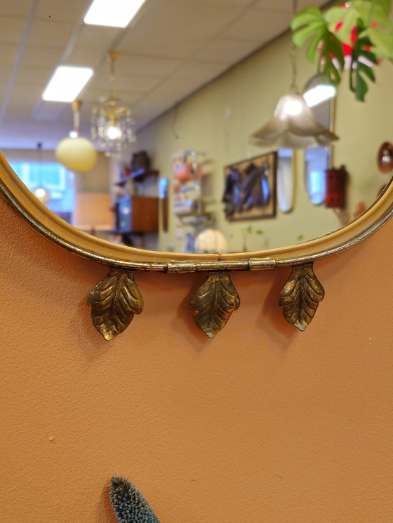 Image 1 of Miroir vintage avec bordure en laiton et feuilles, miroir mural