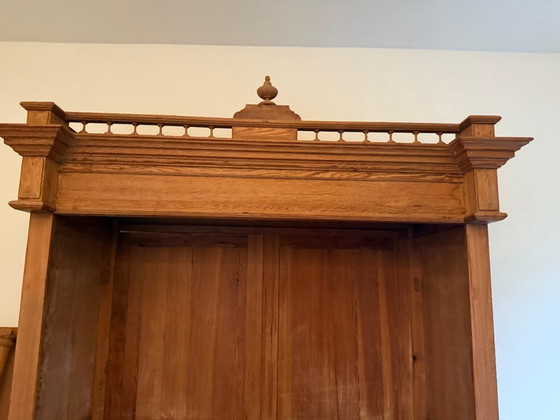 Image 1 of Armadio in legno massello di pino