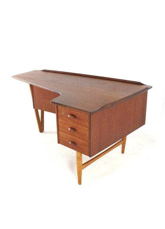 Image 1 of Peter Løvig Nielsen voor Hedensted Møbelfabrik boomerang bureau vintage 