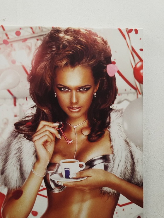 Exklusiver XXL-Werbekalender auf Leinwand: Erwin Olaf – Lavazza Kalender „Drück dich aus“, 20. Ausgabe 2012 (photo 8 of 16)