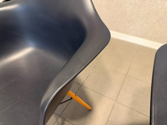 Vitra | Eames | DAW | Zwart Kunststof & Houten Onderstel | 2 Stuks – Fauteuils, Metal, Plastic (photo 11 of 12)